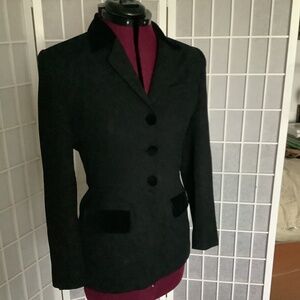 Jones New York Wool w/ velvet trim 2000’s